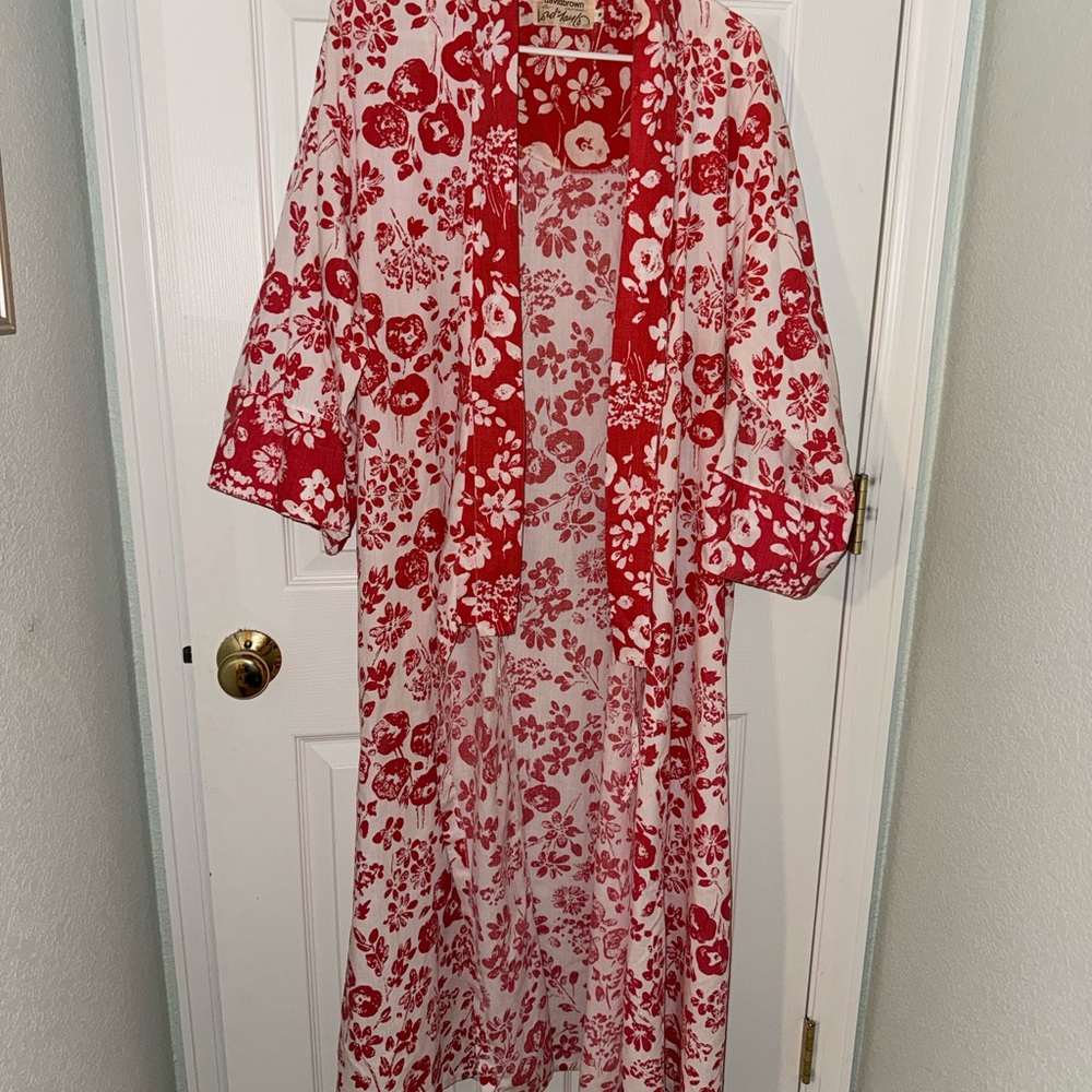 Lord & Taylor Red and White Floral Kimono
